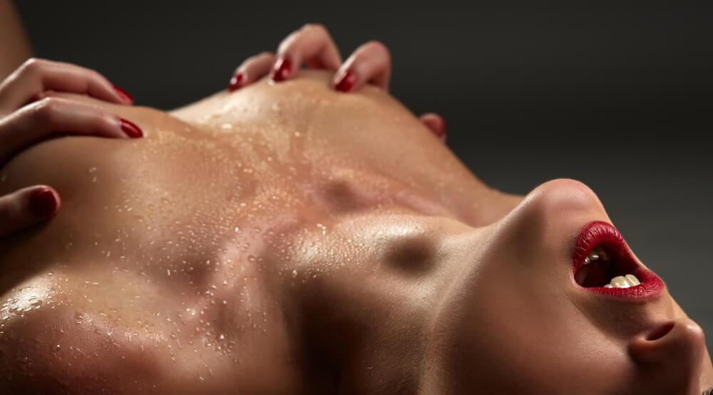 woman-orgasm.jpg.85765a90292d61c2b16bf5f2bda1c4f7.jpg